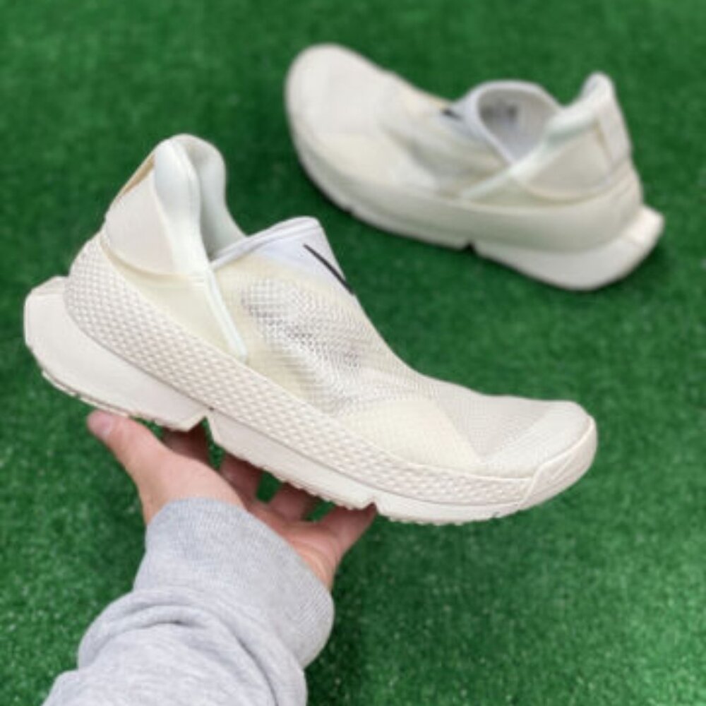 Nike GO FlyEase Low Womens Sportswear Shoes White DR5540-105 VNDS Sz 7.5